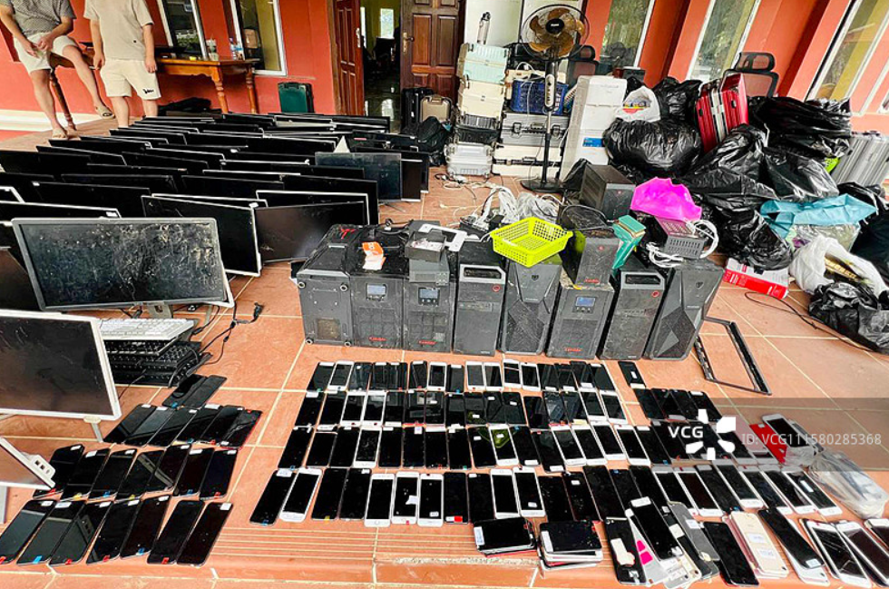 ▲柬埔寨警方查获的电诈设备(图/CFP)