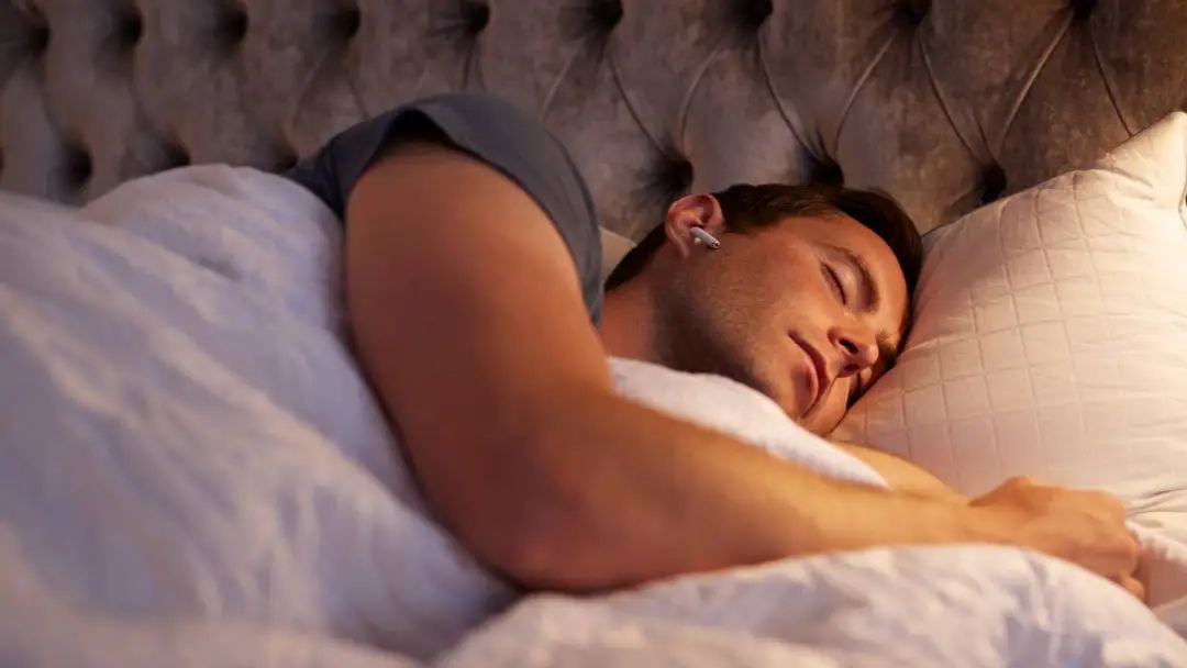 iOS 26 最全预测:苹果终于不谈 AI 了,但这些升级你每天都在用