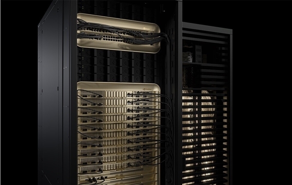一颗芯片1800W功耗！NVIDIA下代AI服务器液冷就得40万元