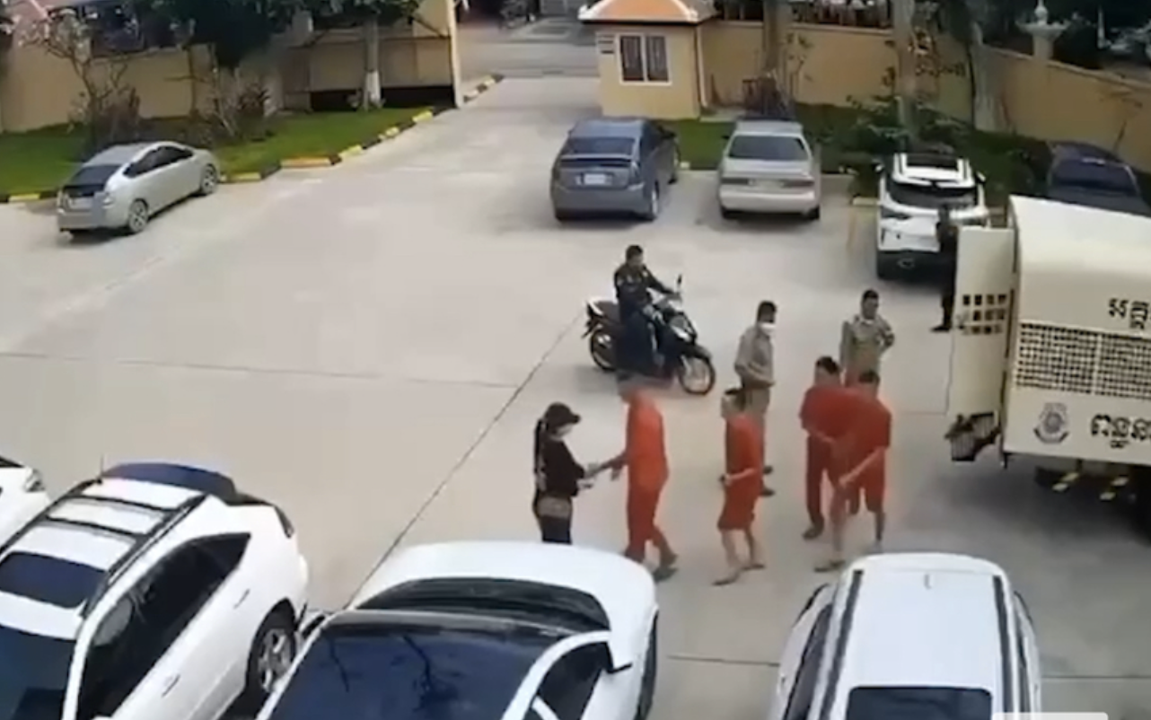 ▲11月18日在法院内发生的劫囚事件