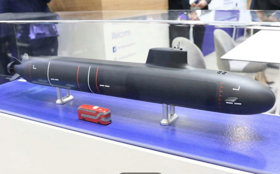 澳大利亚正在美英的支持下打造一支拥有8艘核潜艇的水下力量。图为澳大利亚的核潜艇模型。