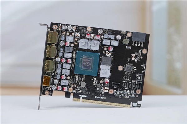 巧妙滑块设计!技嘉RTX 5060 Ti GAMING OC 16GB魔鹰图赏