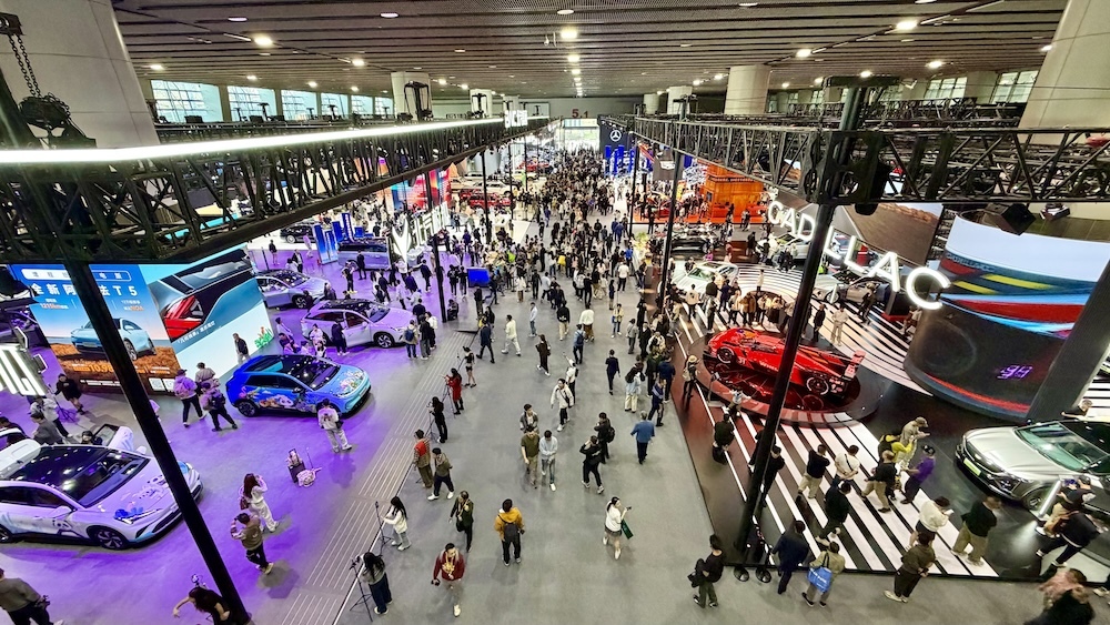 埃安首款增程车限时10.48万起售!综合续航1240公里,上车广汽自研辅助驾驶系统