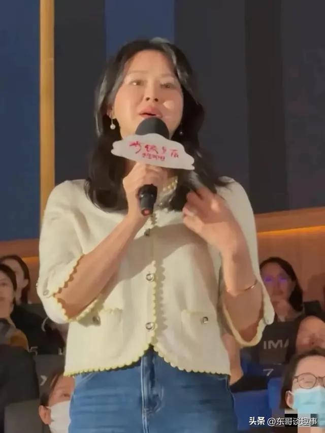 佟大为老婆关悦的脸好吓人，肿成了奶白馒头，脸上打了多少针呀？