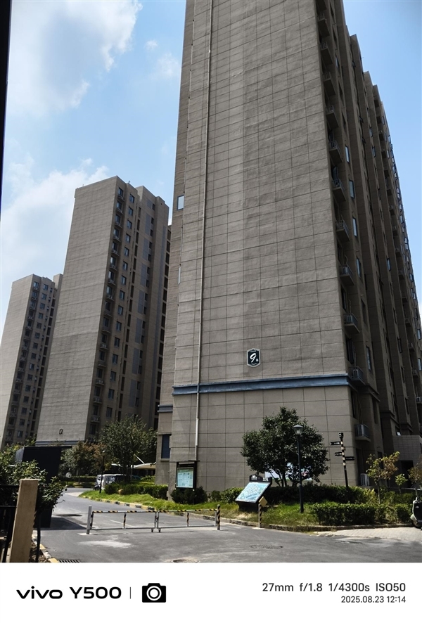 超强霸榜续航第一! vivo Y500评测:无敌的续航王者