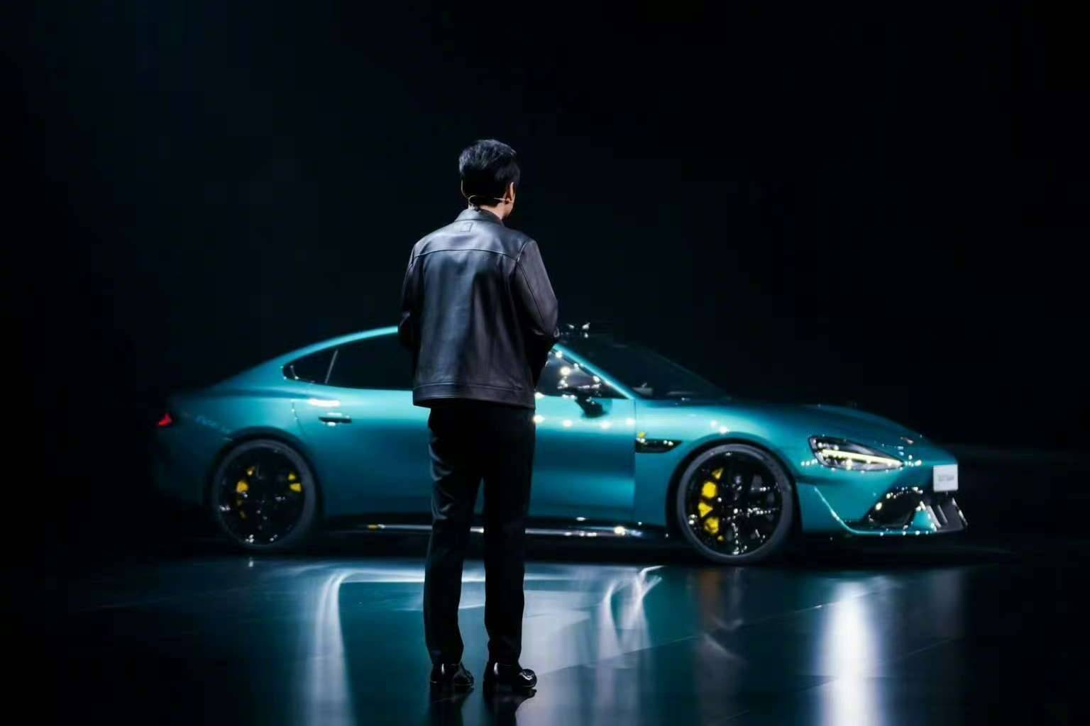 车企为什么抢着给用户当爹?