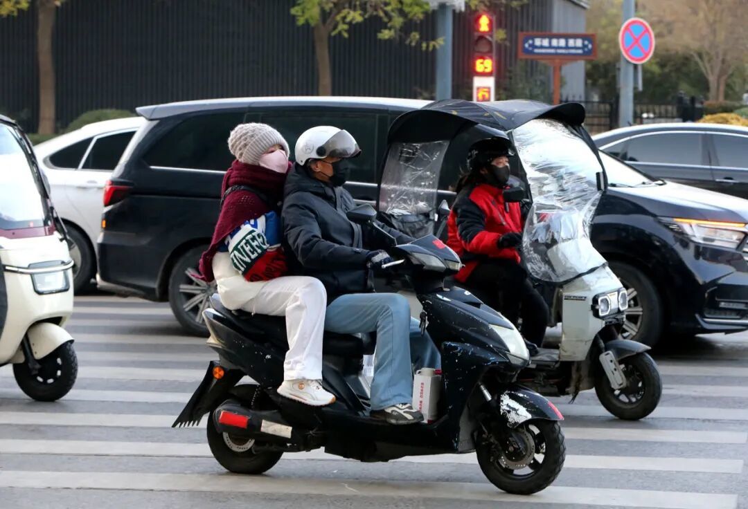 骑行乱、车位缺、执法难:北京700万辆电动自行车的治理考题