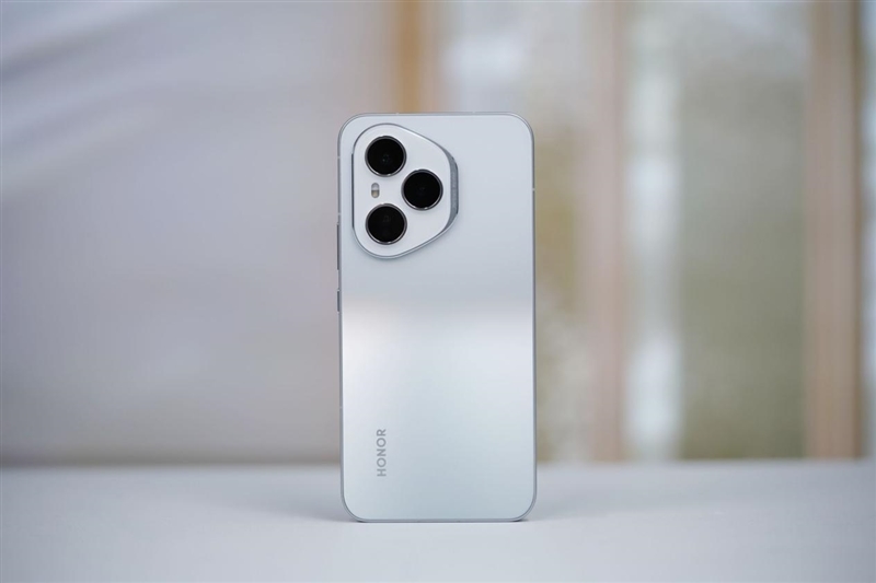 鱼与熊掌全都要!荣耀400 Pro评测:7.8mm机身塞进旗舰性能和影像