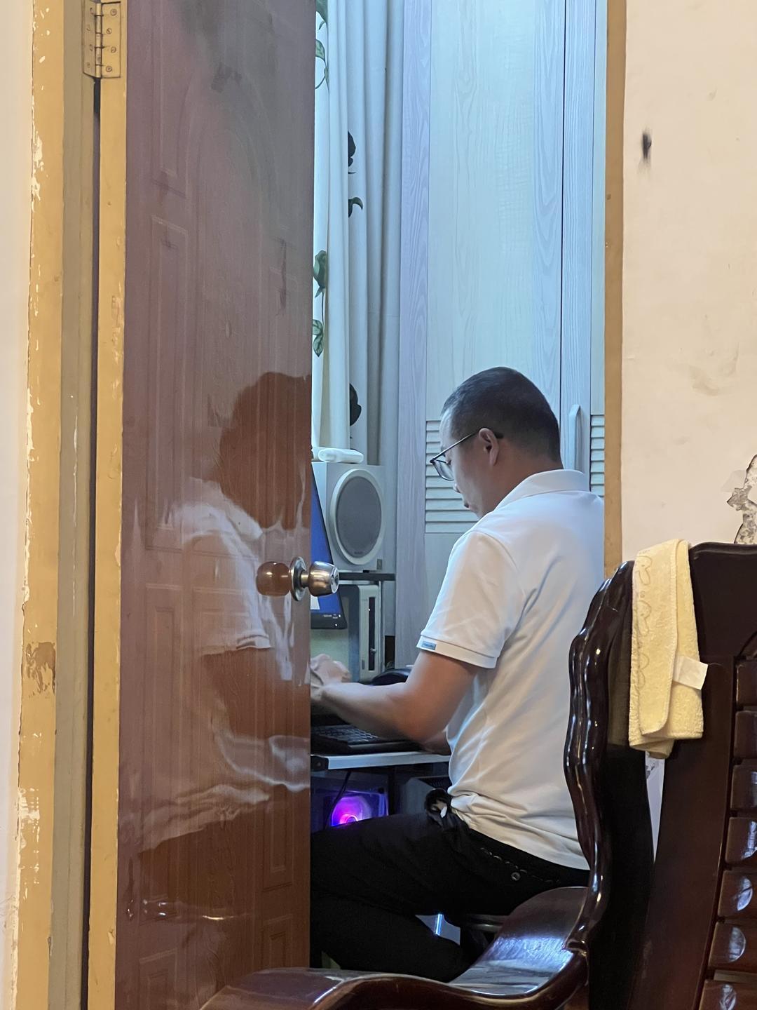 ▲张海超在帮病友起草法律意见