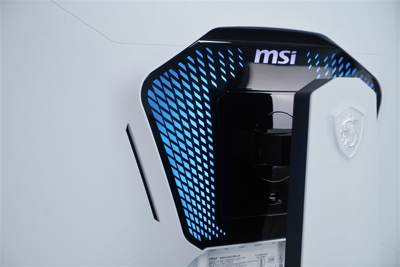 微星MPG 274URDFW E16M显示器评测:Mini-LED面板性能优秀价格亲民 更适合主流玩家的电竞显示器