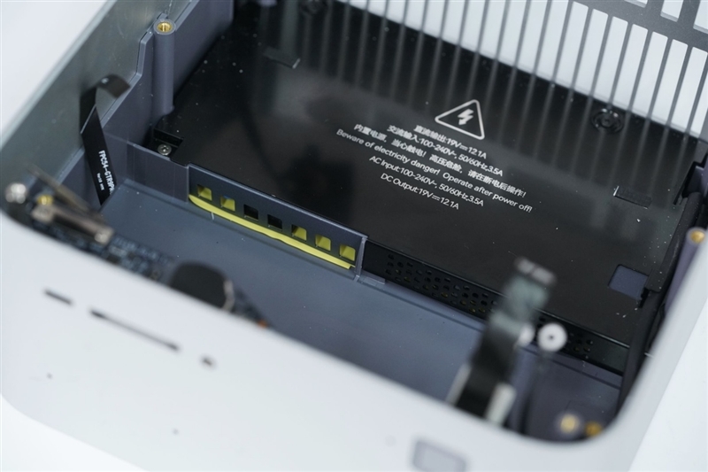 生产力性能远超i9-14900HX!零刻GTR9 Pro迷你AI工作站评测:235B超大模型也能运行