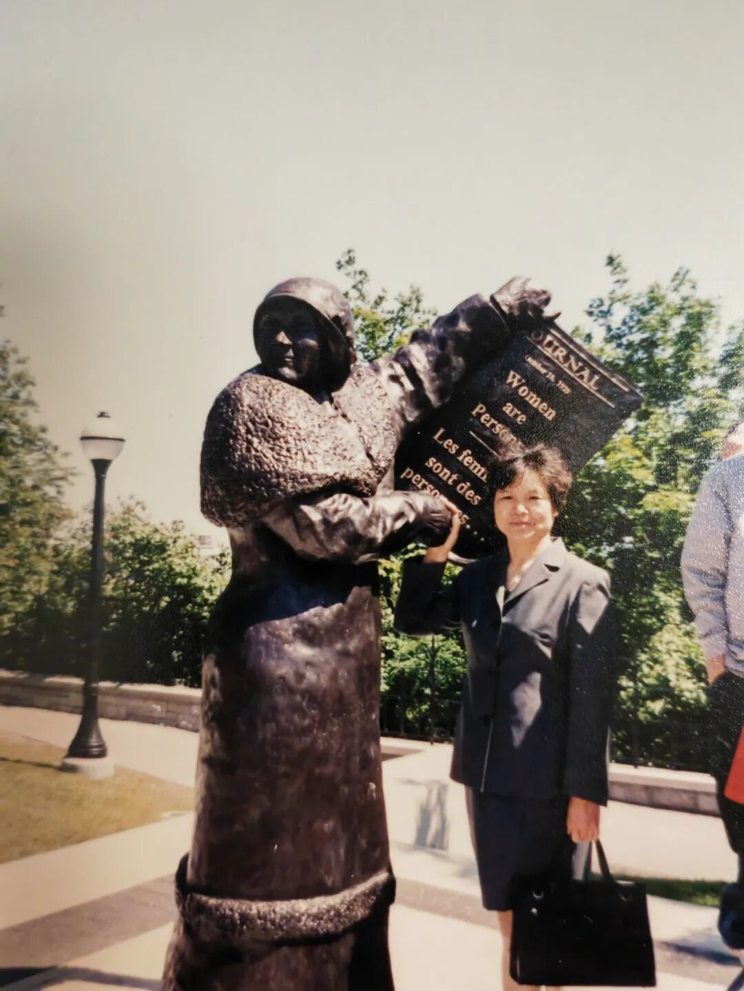 徐维华在加拿大交流反家暴合作项目。