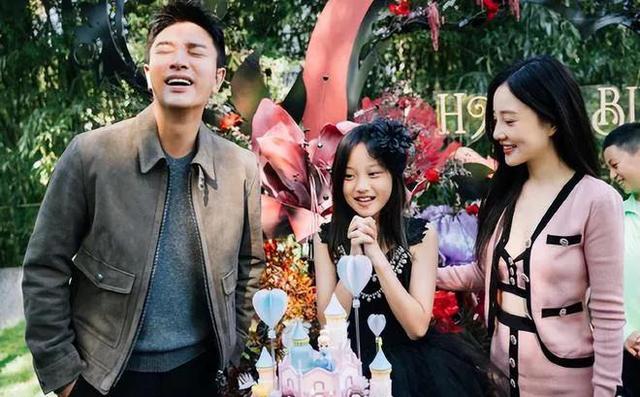 贾乃亮李小璐合体出游，男方仍态度卑微，“做头门”事件余波犹在