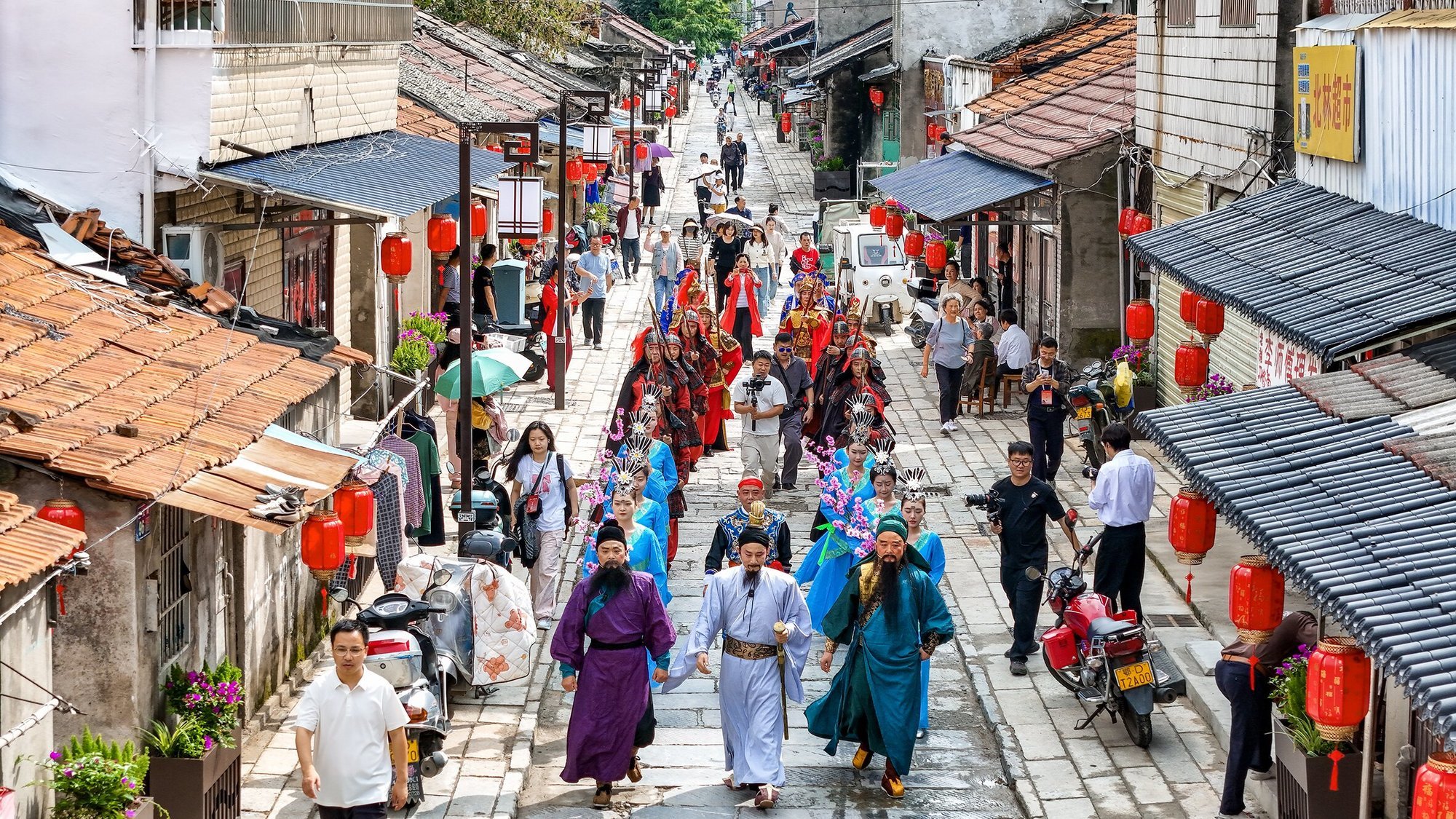 《三國英雄路》實(shí)景演出(央廣網(wǎng)發(fā) 荊州市融媒體中心供圖)