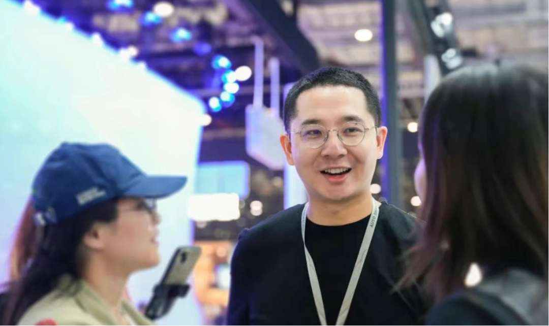 印奇车圈交卷:全场景L2量产上车吉利旗舰SUV,18个月落地10万台大模型Robotaxi