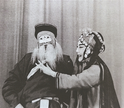 赴港演出《玉堂春》赵燕侠饰苏三