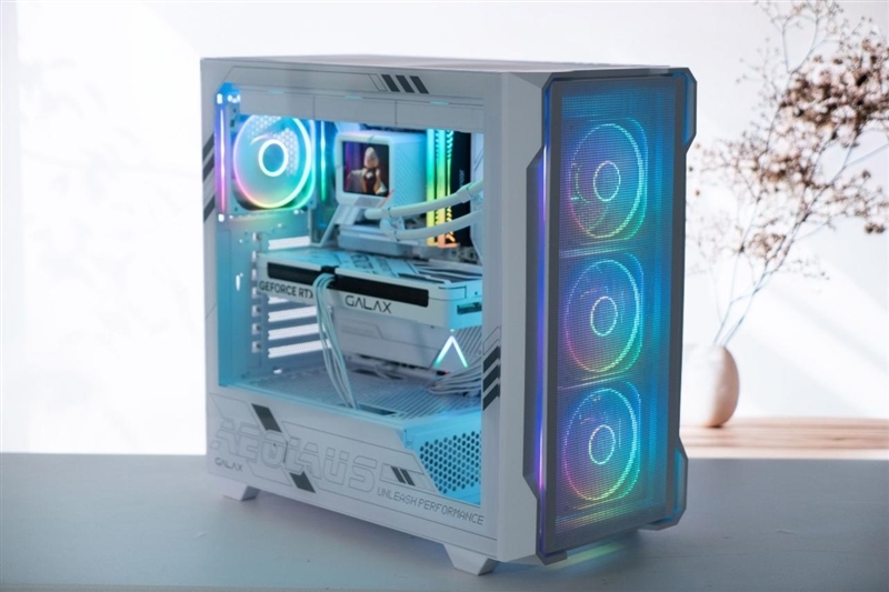 影驰RTX 5060 Ti金属大师白金版16GB MAX OC评测:DLSS 4加持4K游戏轻松流畅 纯白设计完美匹配影驰全家桶