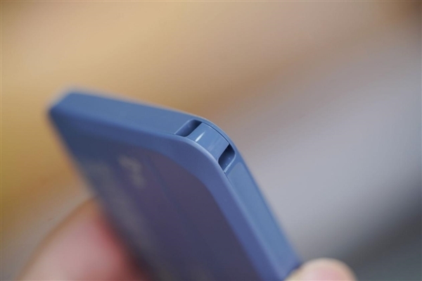 3米摔不坏!英睿达X10 Portable SSD图赏