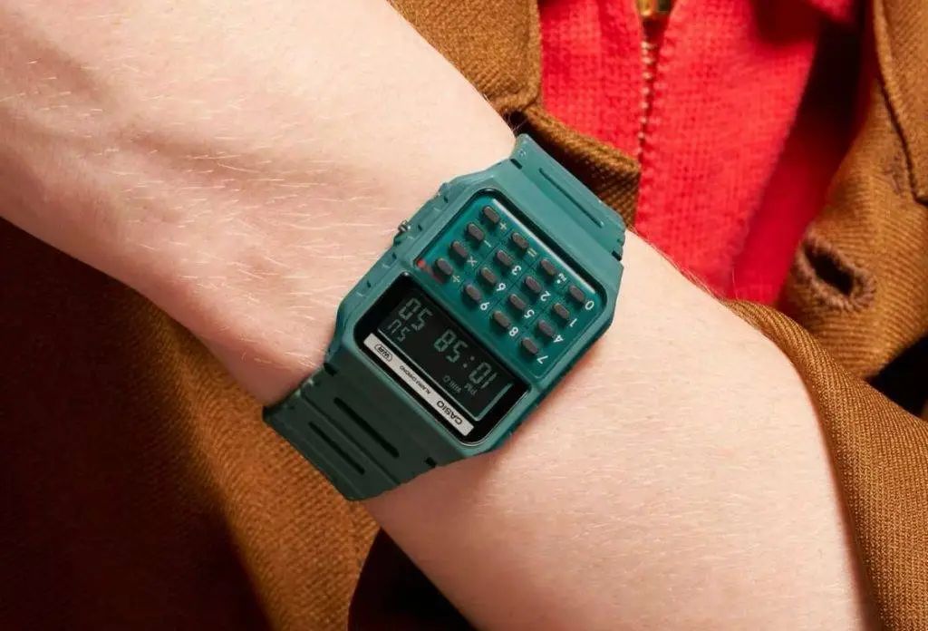 智能手表的鼻祖不再智能了,但它战胜了时间|明日标本