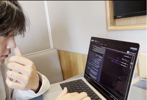 亚裔小哥F翻大厂!自制作弊器通过面试,却霸气拒绝Offer,录视频发油管,还……