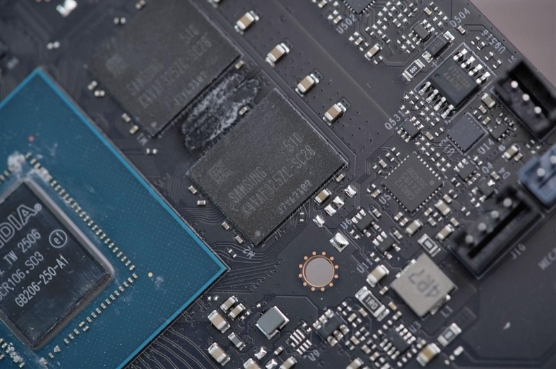 影驰RTX 5060魔刃显卡评测:SSF-Ready甜点 小型机箱也有不错的游戏性能