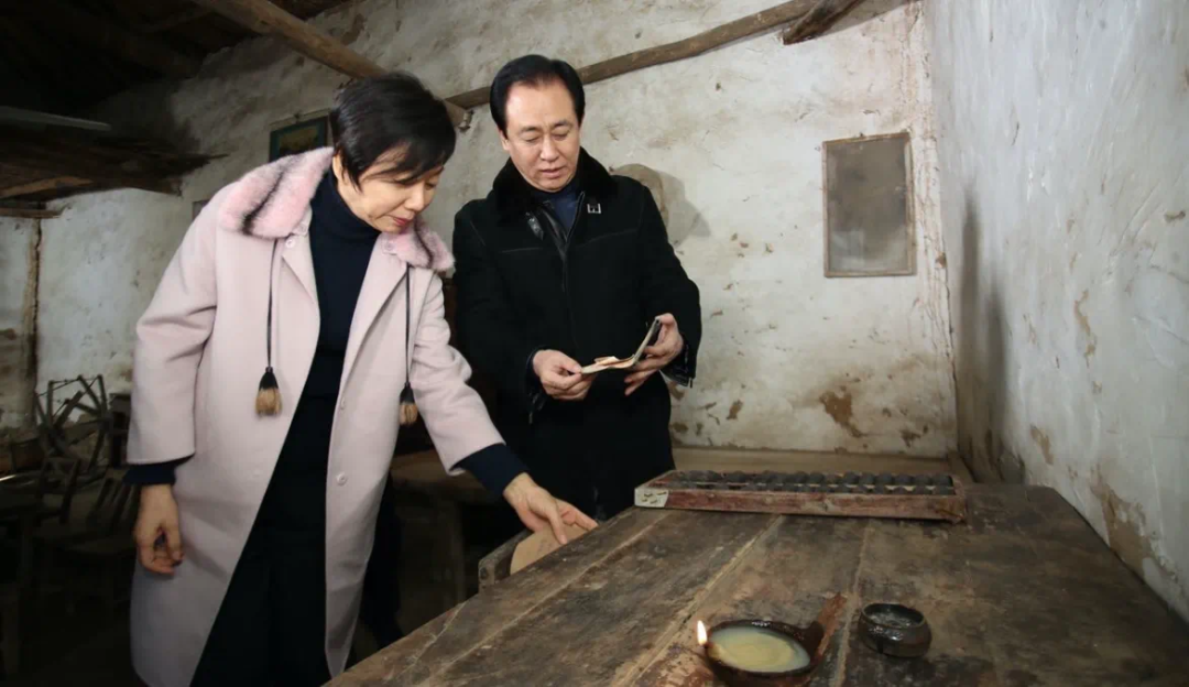 许家印与丁玉梅(图片来源:恒大集团官网)
