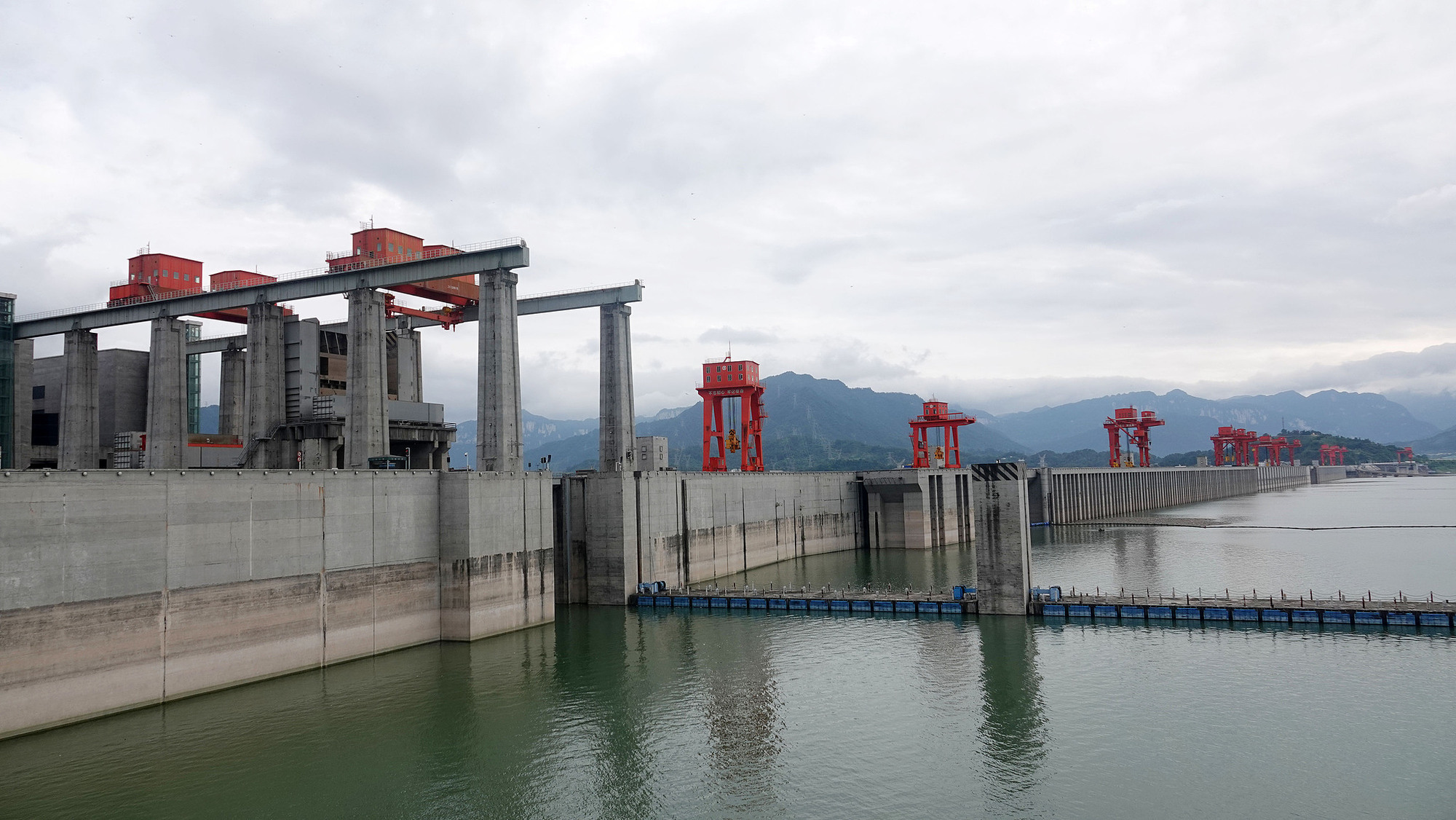 世界最大水利枢纽之一的三峡大坝