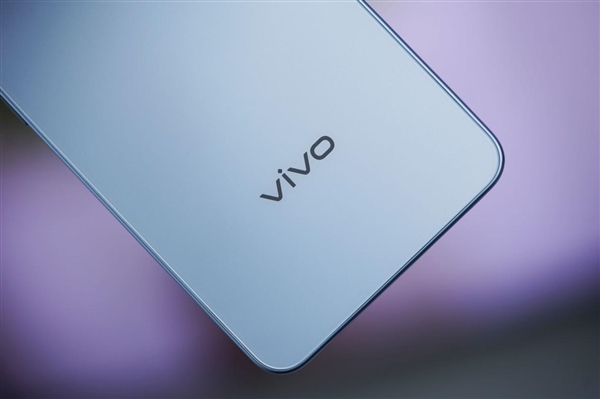 8200mAh双灭霸手机!vivo Y500图赏