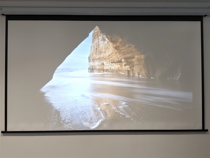 千元投影新卷王!哈趣Q1 Max评测:这是一台Z世代租房党的居家新玩物