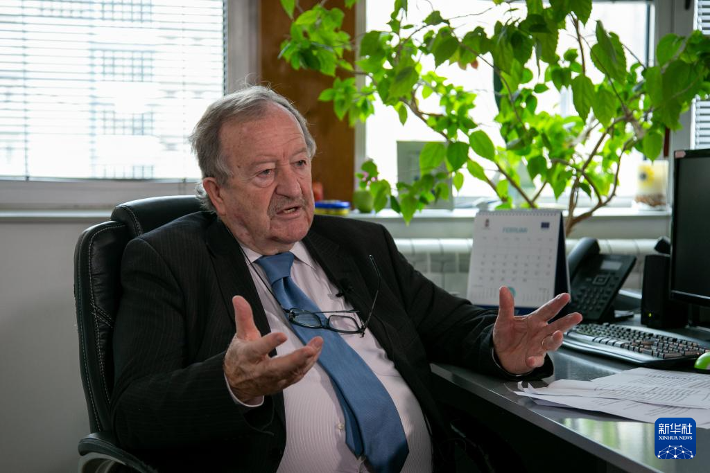 2月27日，塞尔维亚贝塔通讯社社长拉多米尔&middot;迪克利奇在首都贝尔格莱德接受新华社记者专访。新华社记者 石中玉 摄