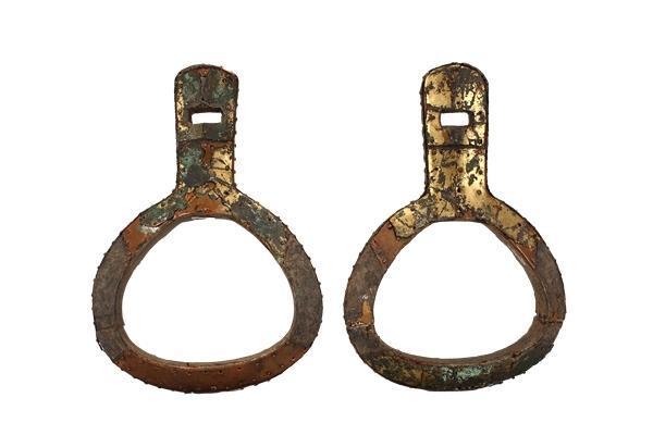 馆藏文物:铜鎏金木芯马镫