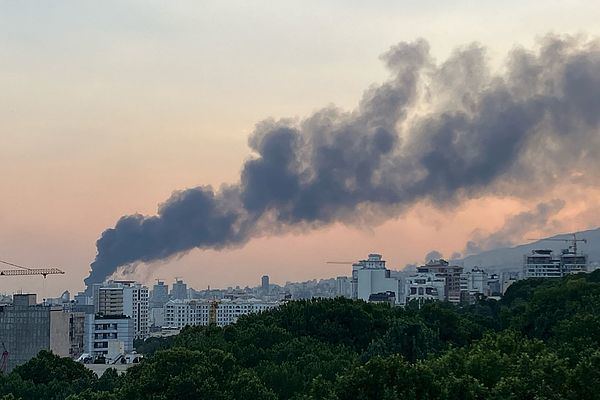 6月16日,伊朗国家电视台大楼遭到袭击 视觉中国