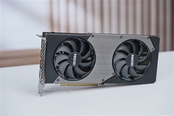 小巧双槽!映众RTX 5060 Ti曜夜16GB显卡图赏