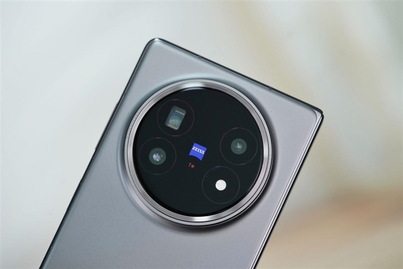 217克全球最轻折叠屏!vivo X Fold5全面评测:苹果双机党的全能搭子