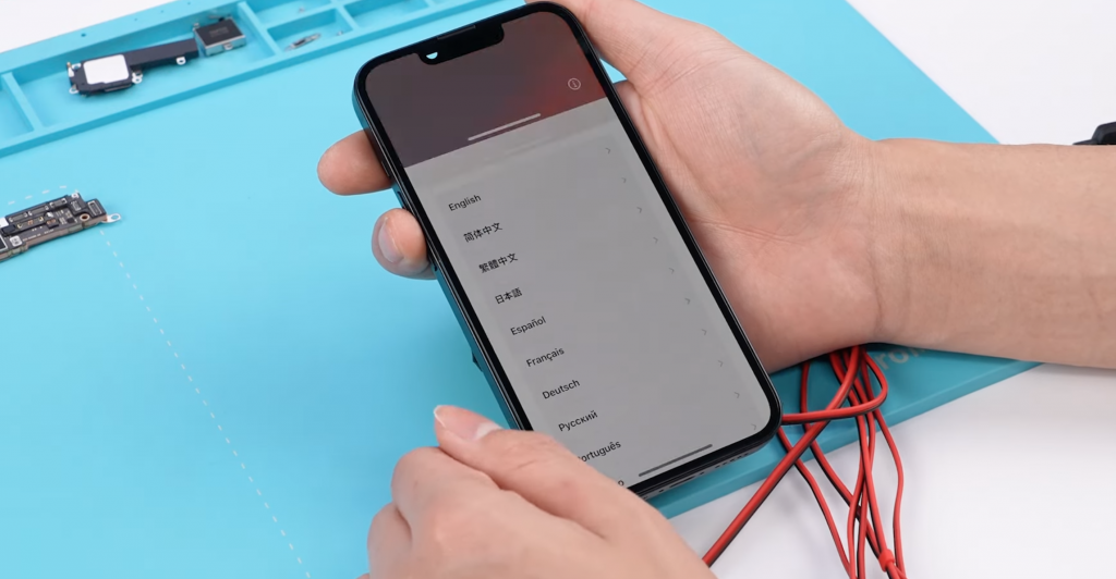 iPhone 16e 拆解:假的 iPhone 16,真的库存克星