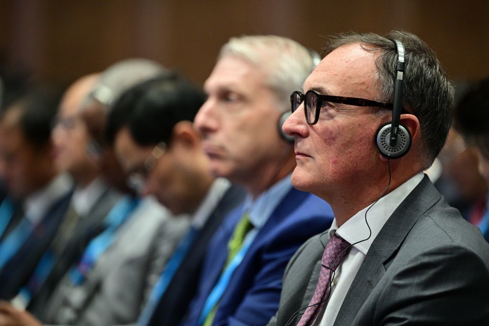 9月8日，外国嘉宾在投洽会开幕式现场聆听发言。新华社记者 魏培全 摄