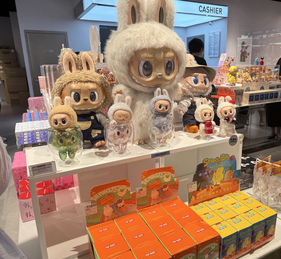 ▲店内大部分LABUBU产品已售罄