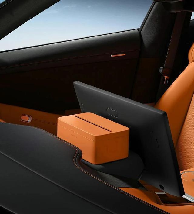 薛定谔的车规级!小米汽车陷舆论风暴,169元纸巾盒给害的?