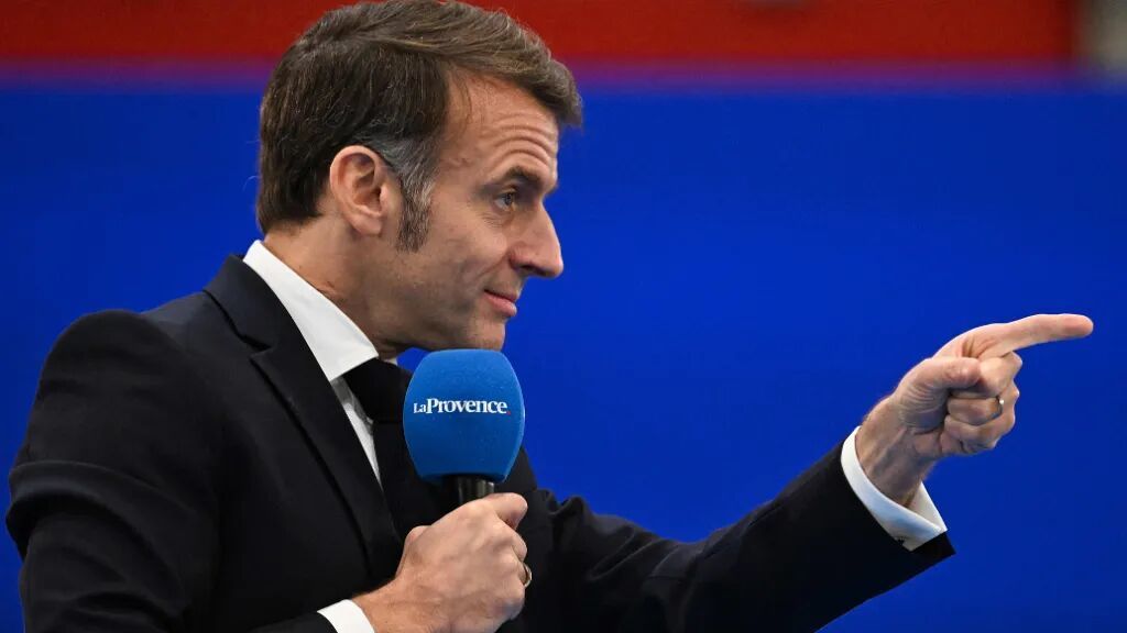 马克龙出席《普罗旺斯报》读者座谈