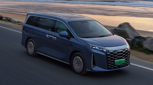 比亚迪夏MPV正式发布 标配天神之眼智驾 售24.98万起