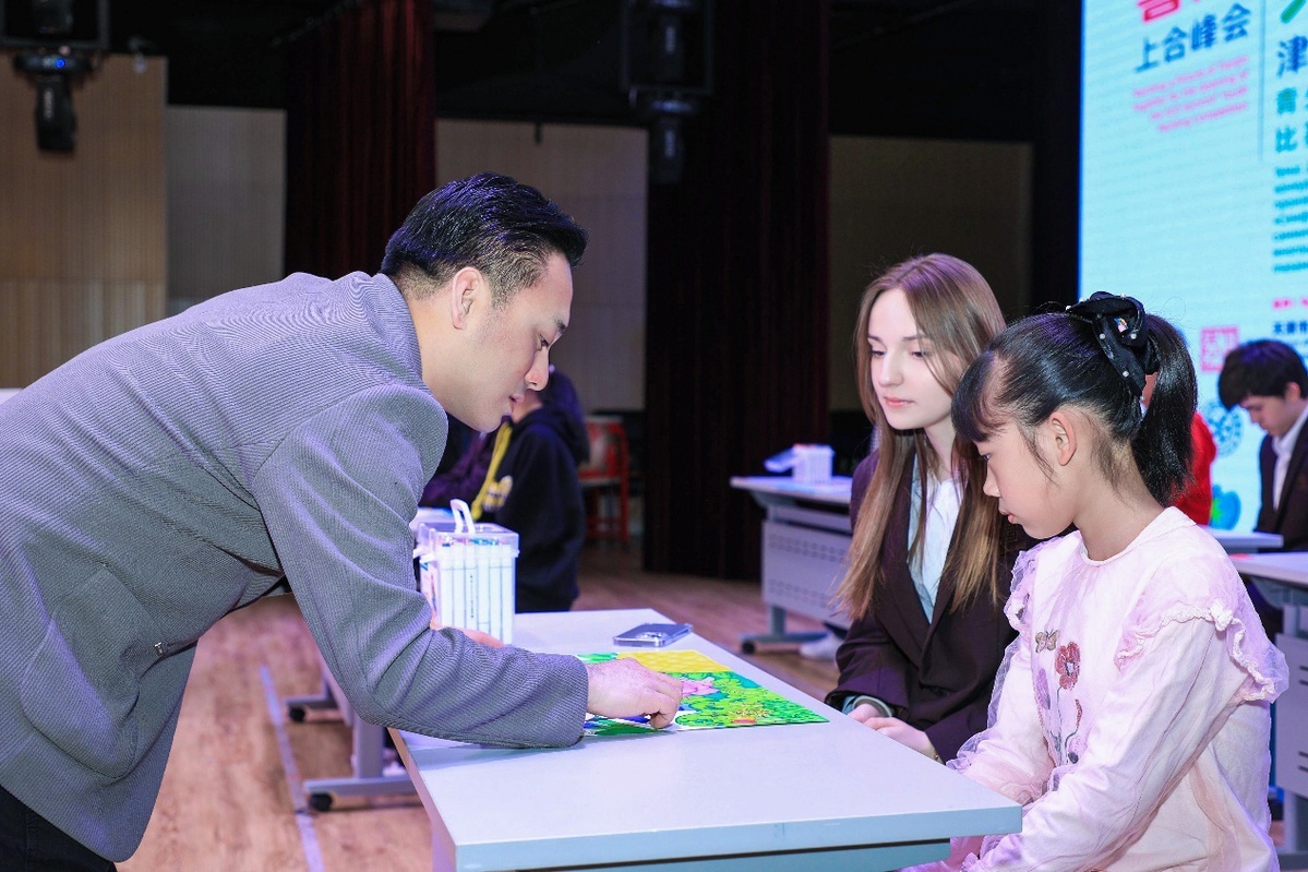 喜迎上合峰会 共绘津彩画卷”青少年绘画比赛活动在天津市少年儿童活动中心正式启动。