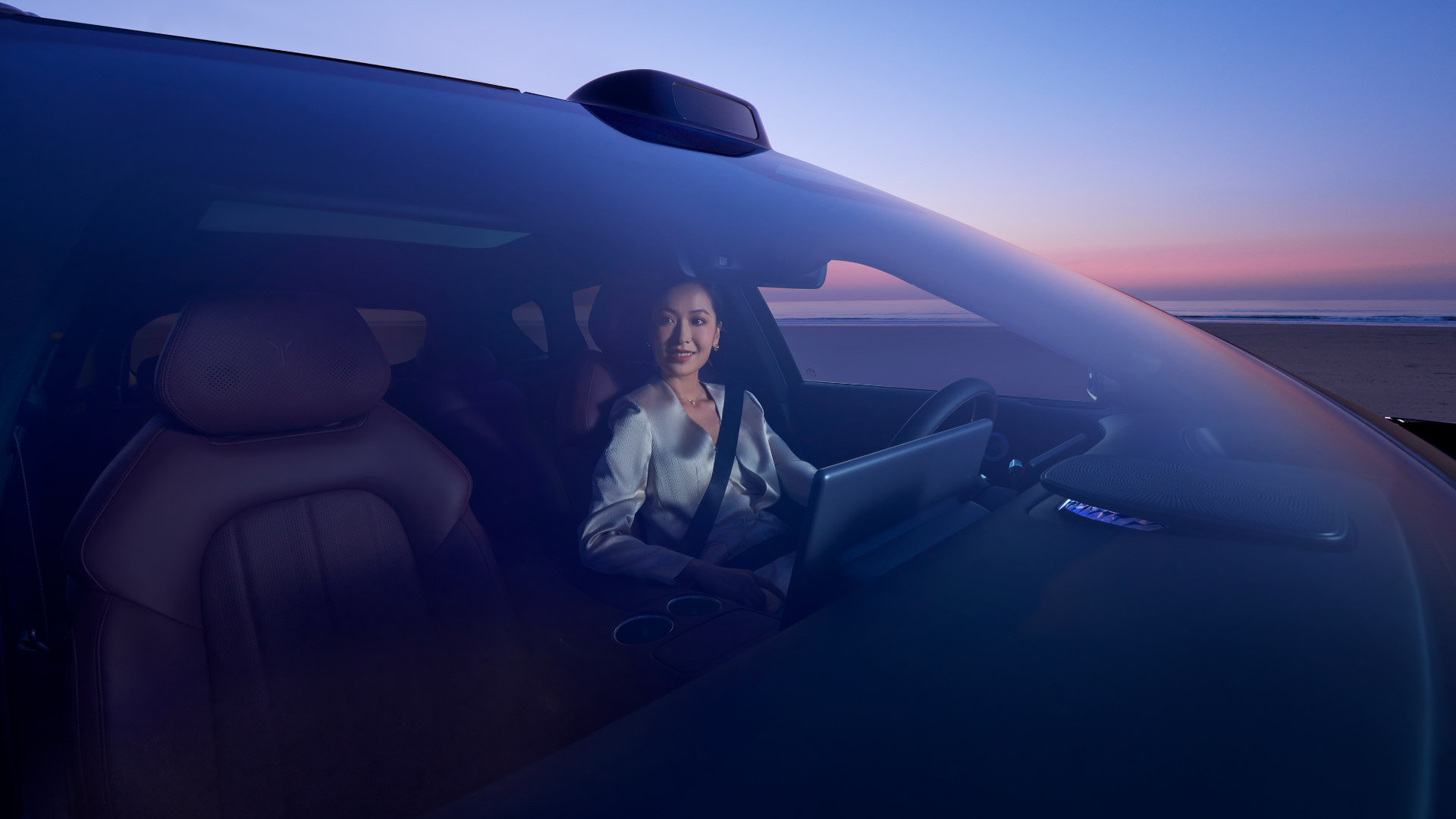 21.99 万开卷!鸿蒙座舱+乾崑智驾上车,岚图 FREE+ 直击理想 L6 腹地