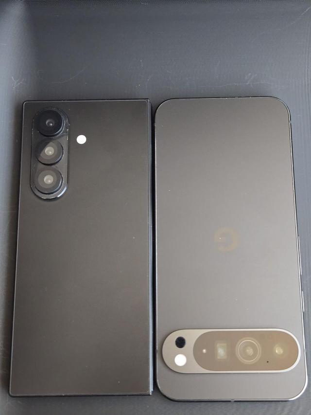 三星Galaxy Z Fold7折叠手机真机曝光:最薄处4.7/10.1毫米