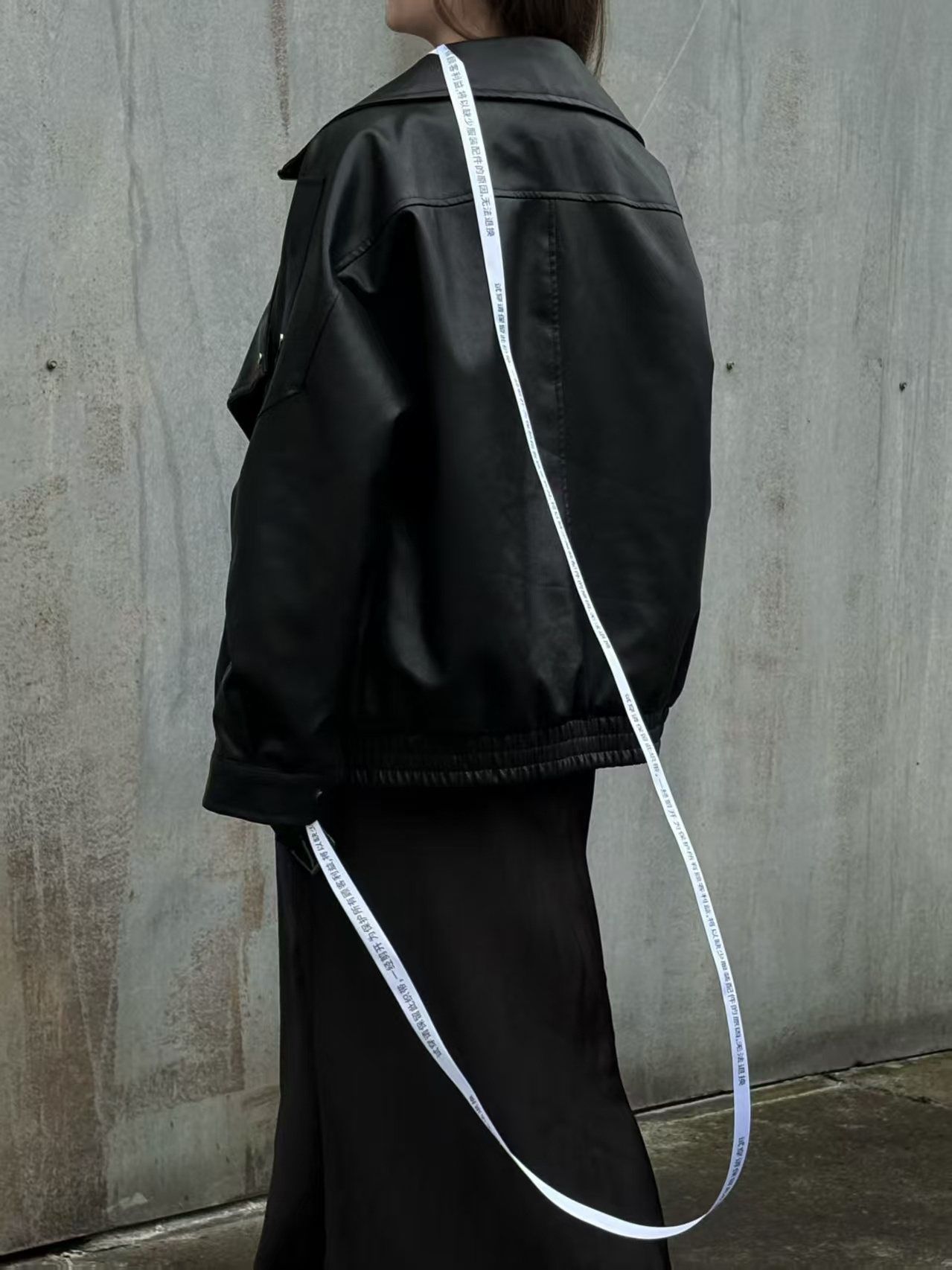 衣服上的防退货丝带。受访者供图