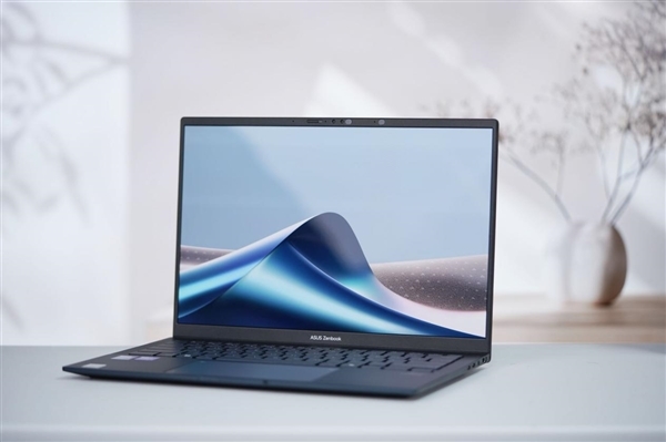 第二代酷睿Ultra 9 285H加持!华硕灵耀14 2025图赏