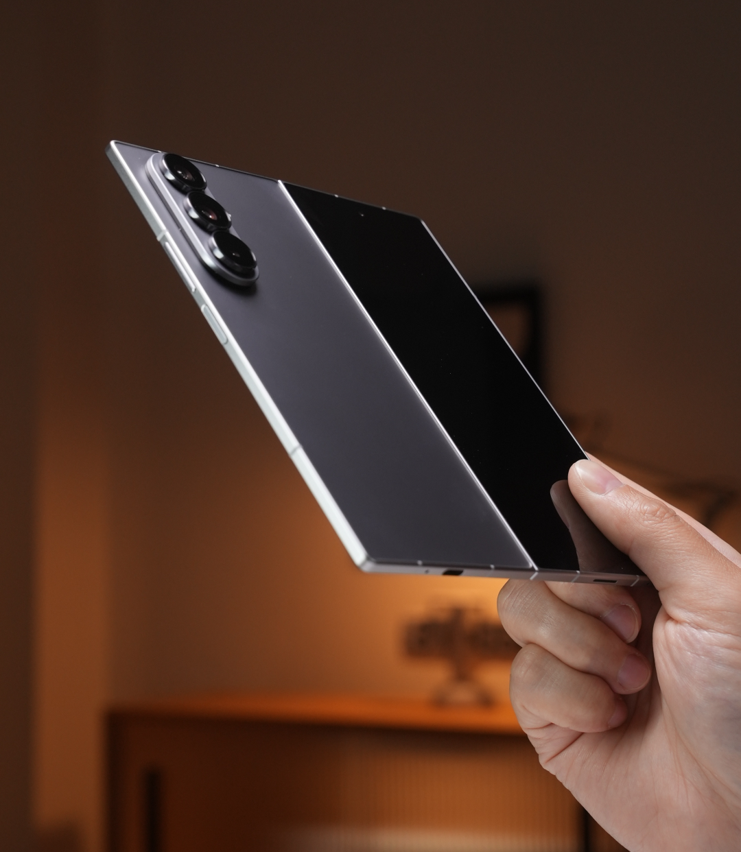 评测|一位男性从三星 Z Fold6 升级到了 Z Fold7,这是他的大脑发生的变化