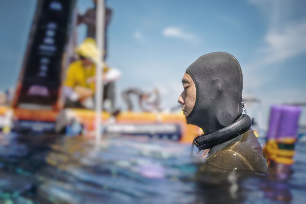 在潜水过程中,需要完全抛除杂念。