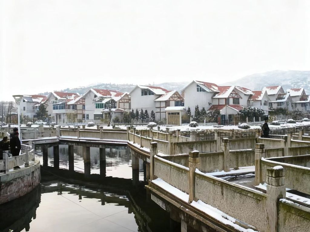 湖畔花园小区原始样貌。