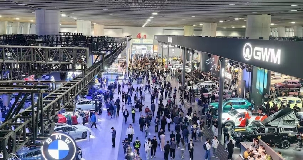 埃安首款增程车限时10.48万起售!综合续航1240公里,上车广汽自研辅助驾驶系统