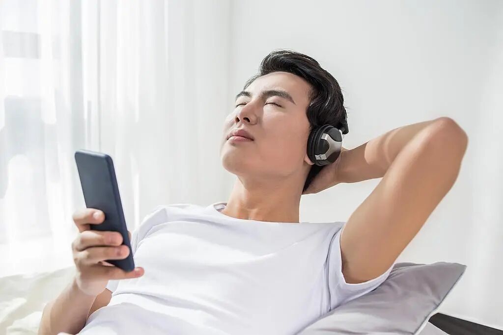 大厂最卷新品,长在丈夫们的耳朵上